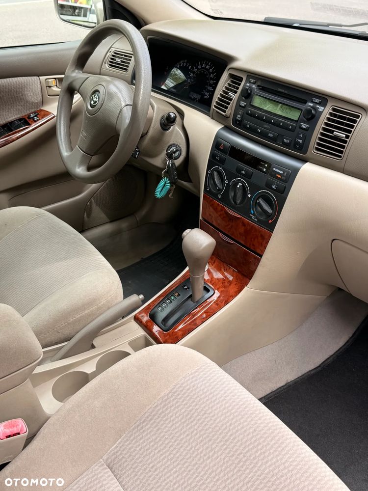 Toyota Corolla - 12
