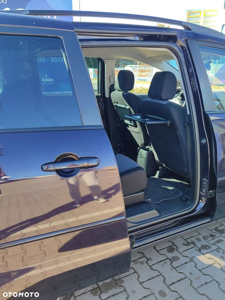Mazda 5 - 15
