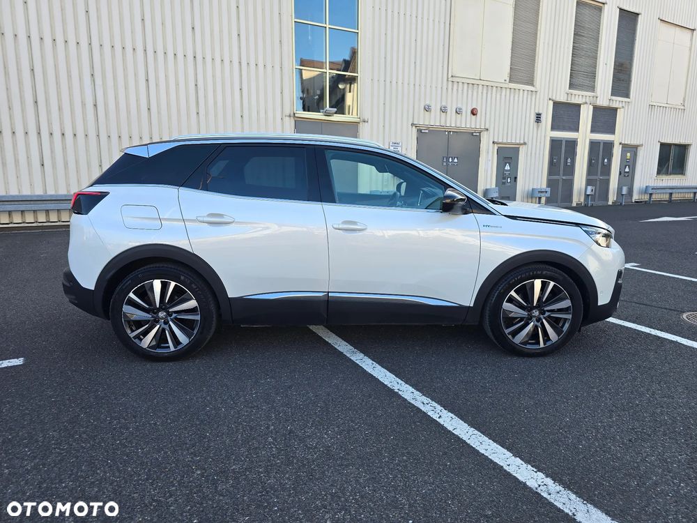 Peugeot 3008 1.6 PureTech HYbrid4 GT Line S&S EAT8 - 4