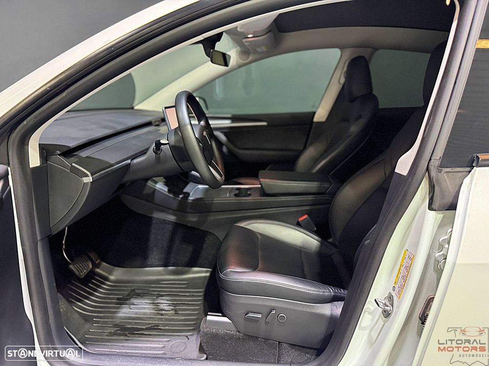 Tesla Model Y Long Range Dual Motor AWD - 16