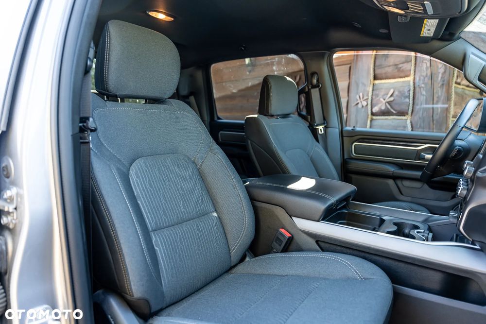 RAM 1500 5.7 Crew Cab Bighorn - 24