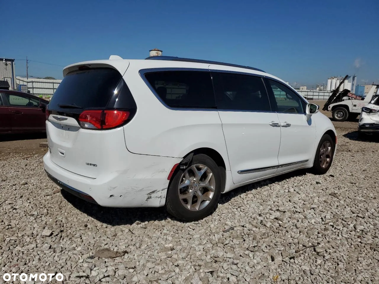 Chrysler Pacifica - 5