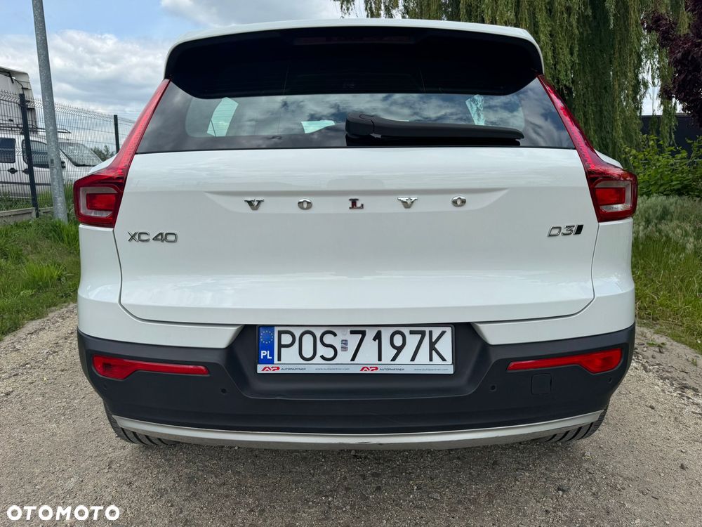 Volvo XC 40 - 25