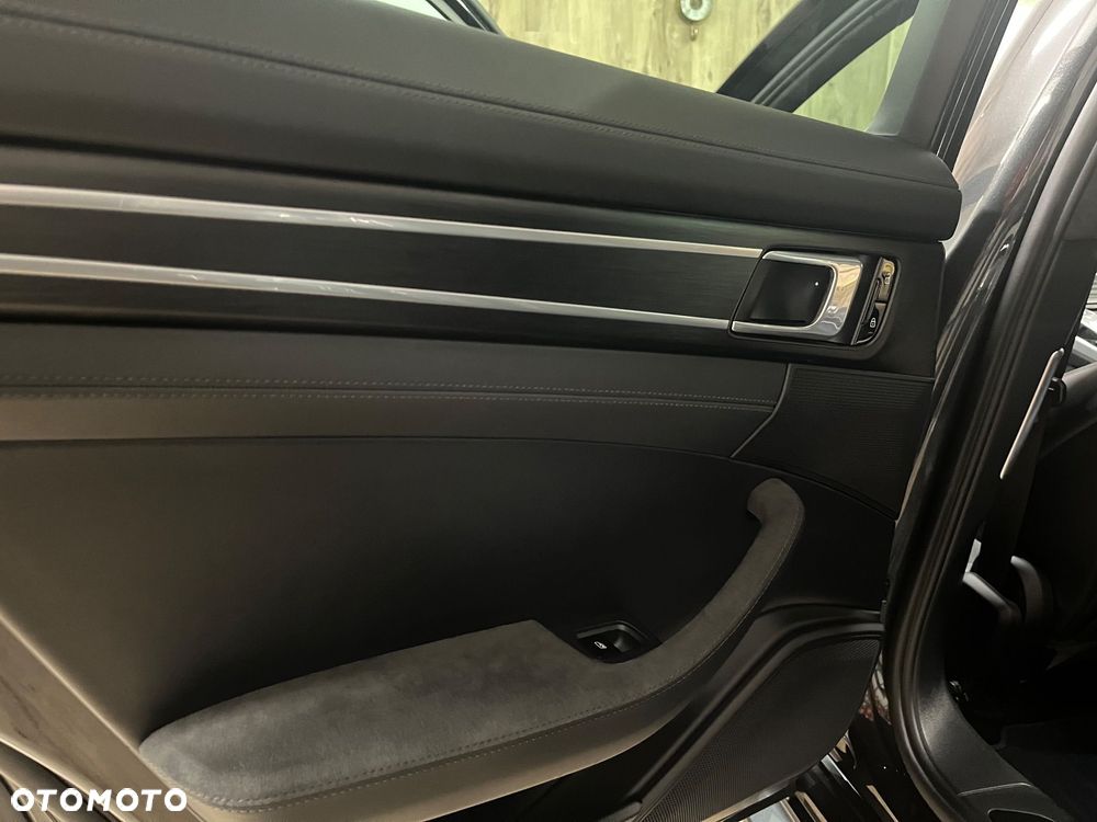 Porsche Panamera - 23