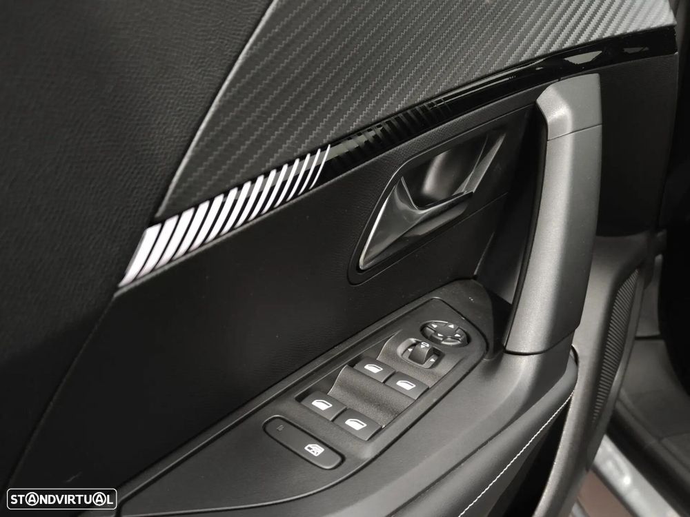 Peugeot e-2008 54 kWh Allure - 8