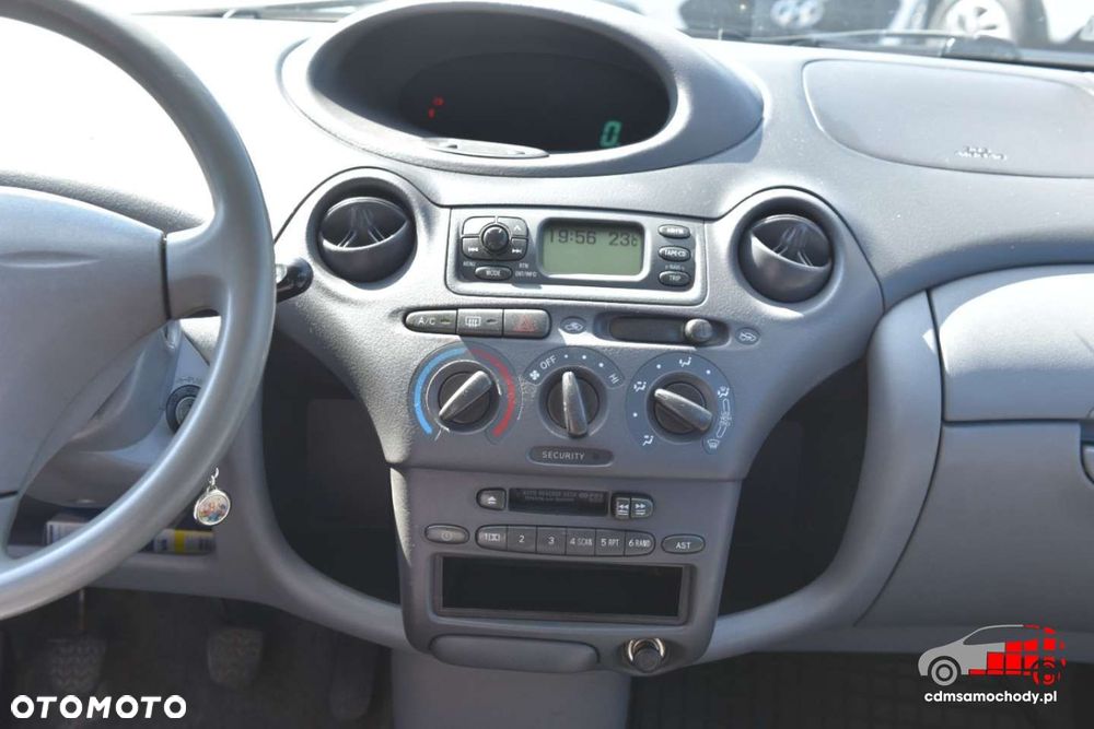 Toyota Yaris - 21
