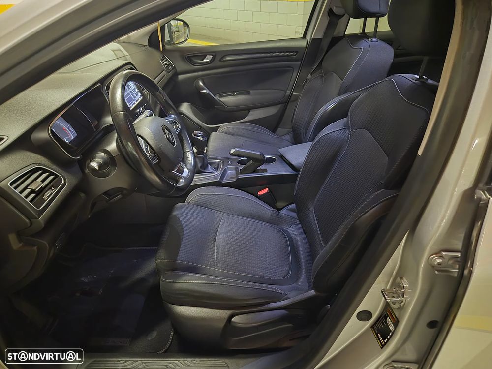 Renault Mégane Sport Tourer ENERGY dCi 110 EXPERIENCE - 24