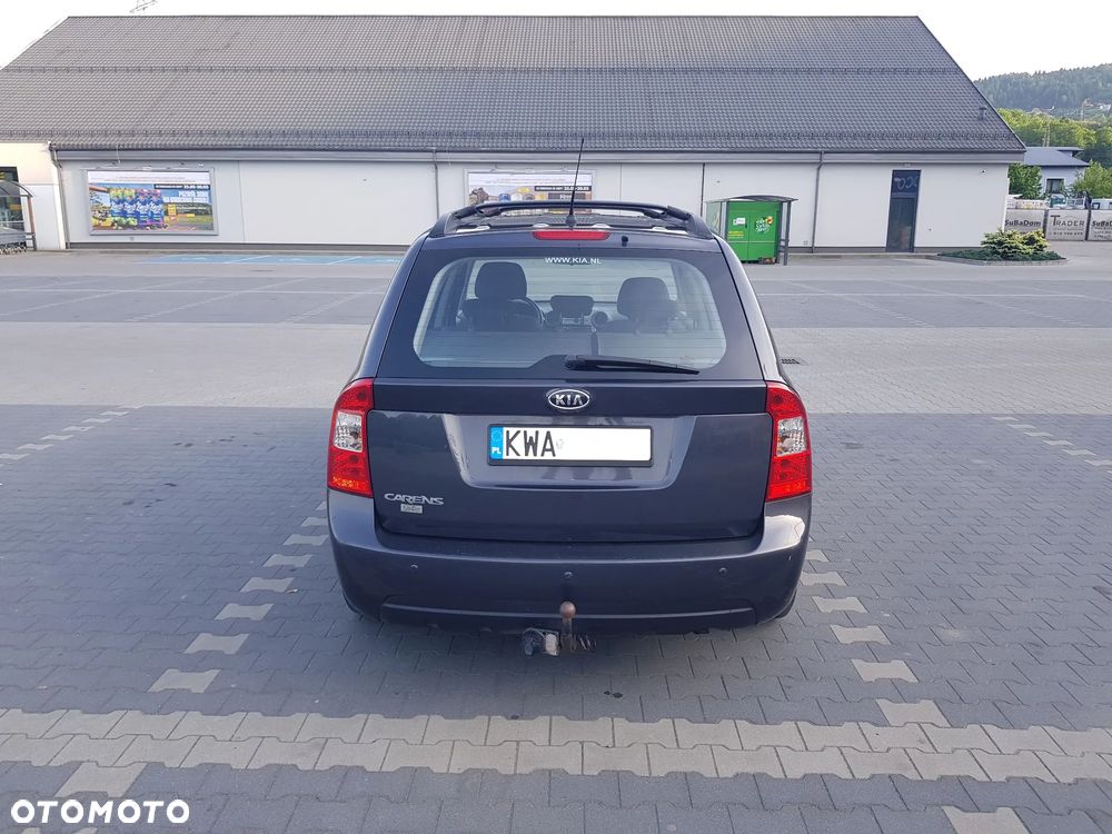 Kia Carens - 7