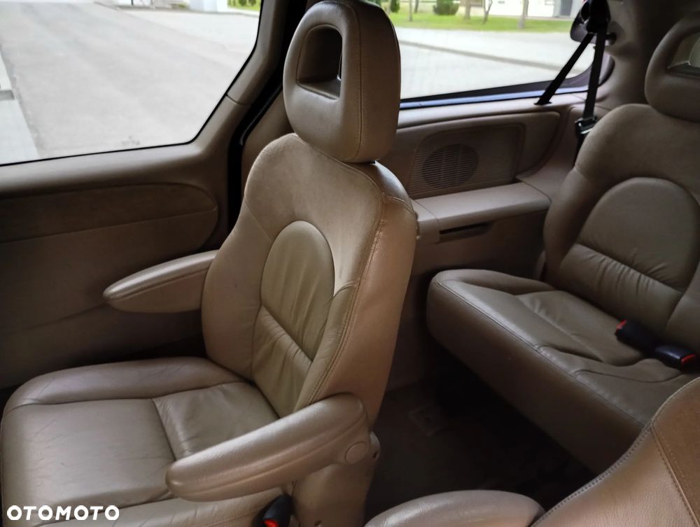 Chrysler Grand Voyager 3.3 Limited - 28