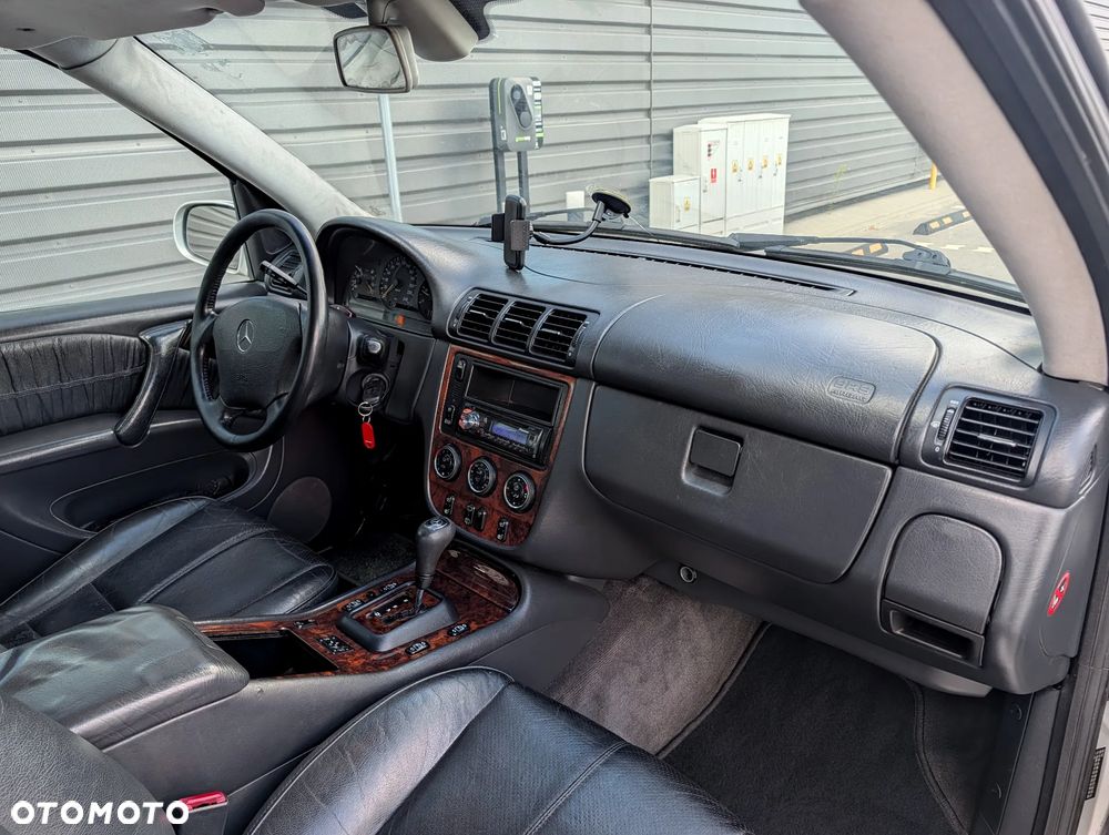 Mercedes-Benz ML - 12