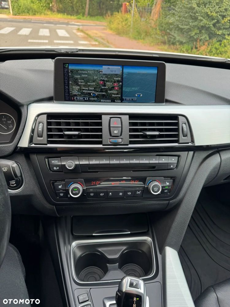 BMW Seria 3 320d Sport-Aut Luxury Line - 13