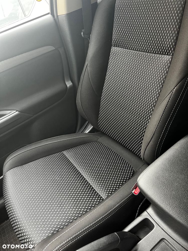 Mitsubishi Outlander - 16