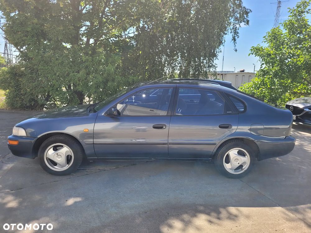Toyota Corolla 1.6 16V GLi - 22