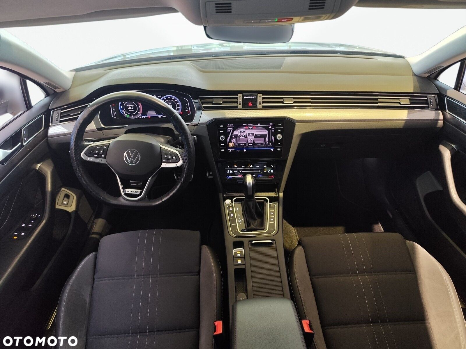 Volkswagen Passat - 11