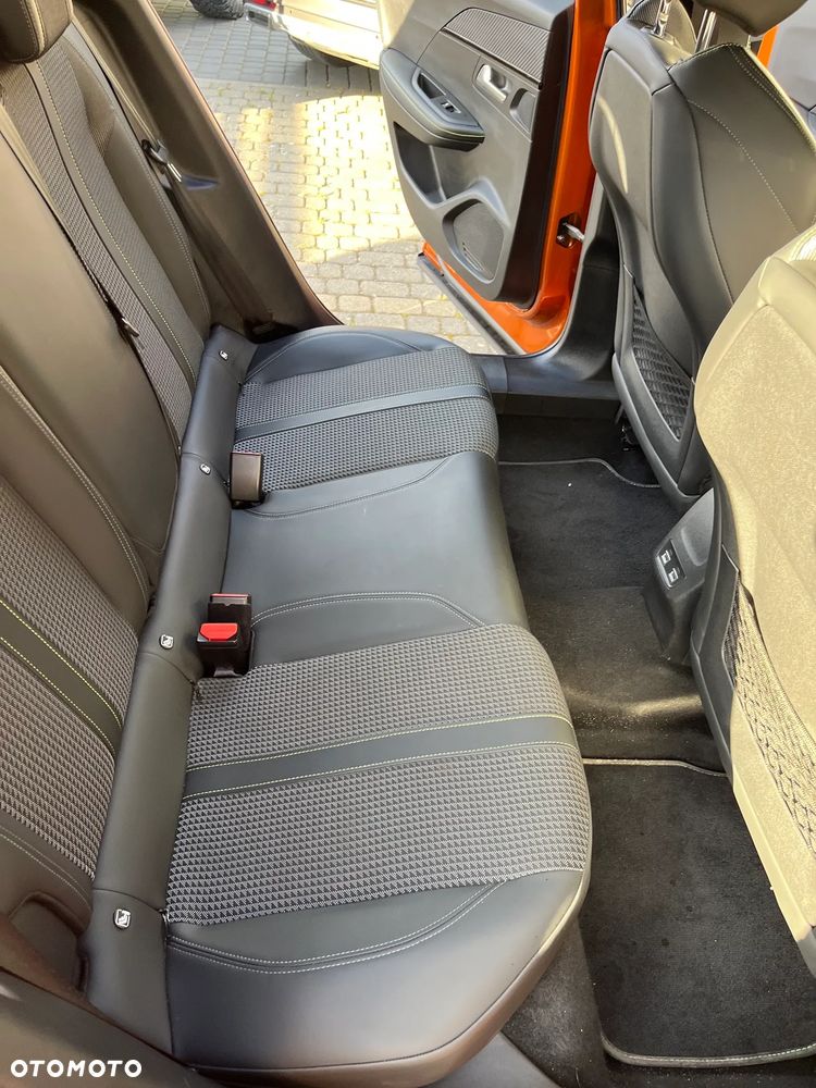 Peugeot 2008 1.2 PureTech GT S&S EAT8 - 6