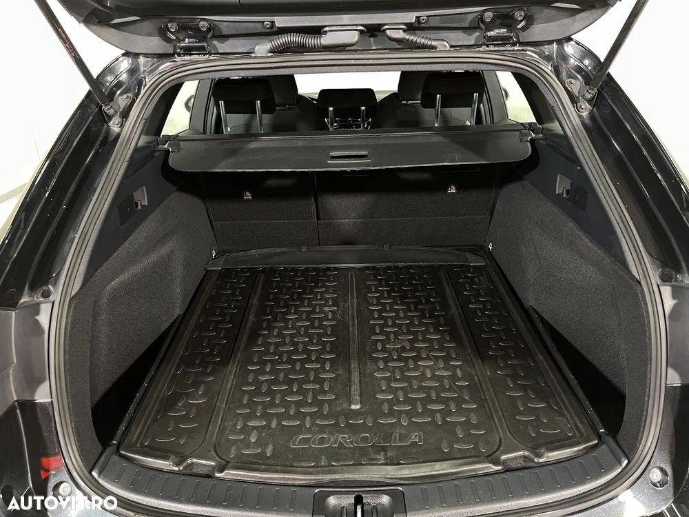 Toyota Corolla - 12