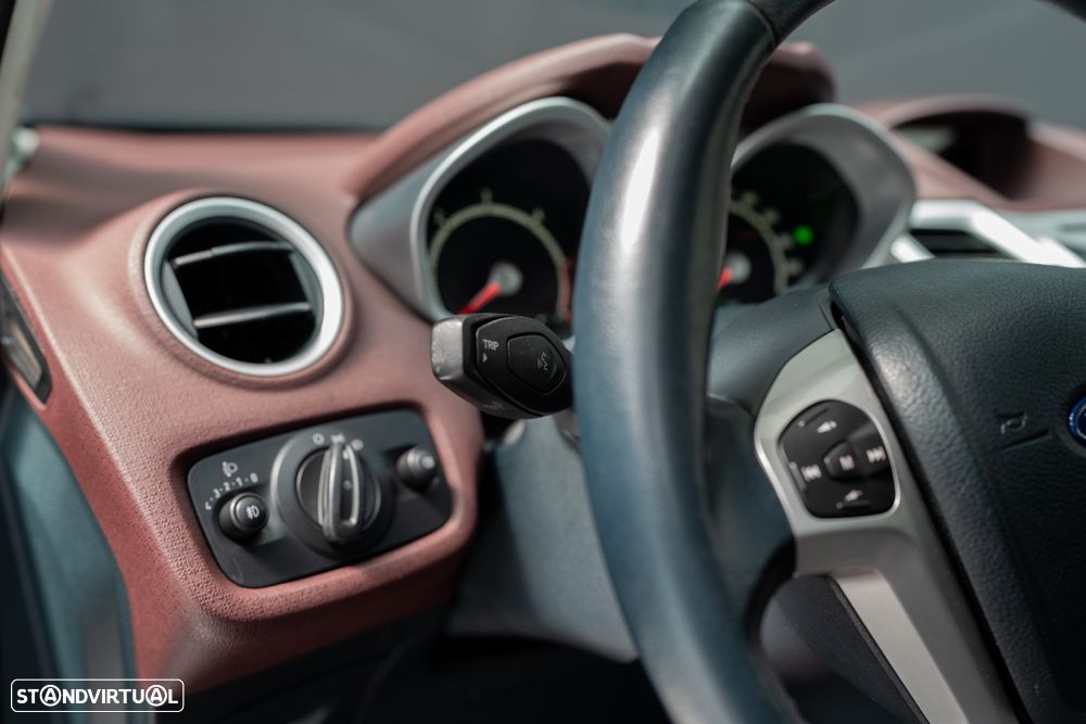 Ford Fiesta 1.4 TDCI Titanium - 20