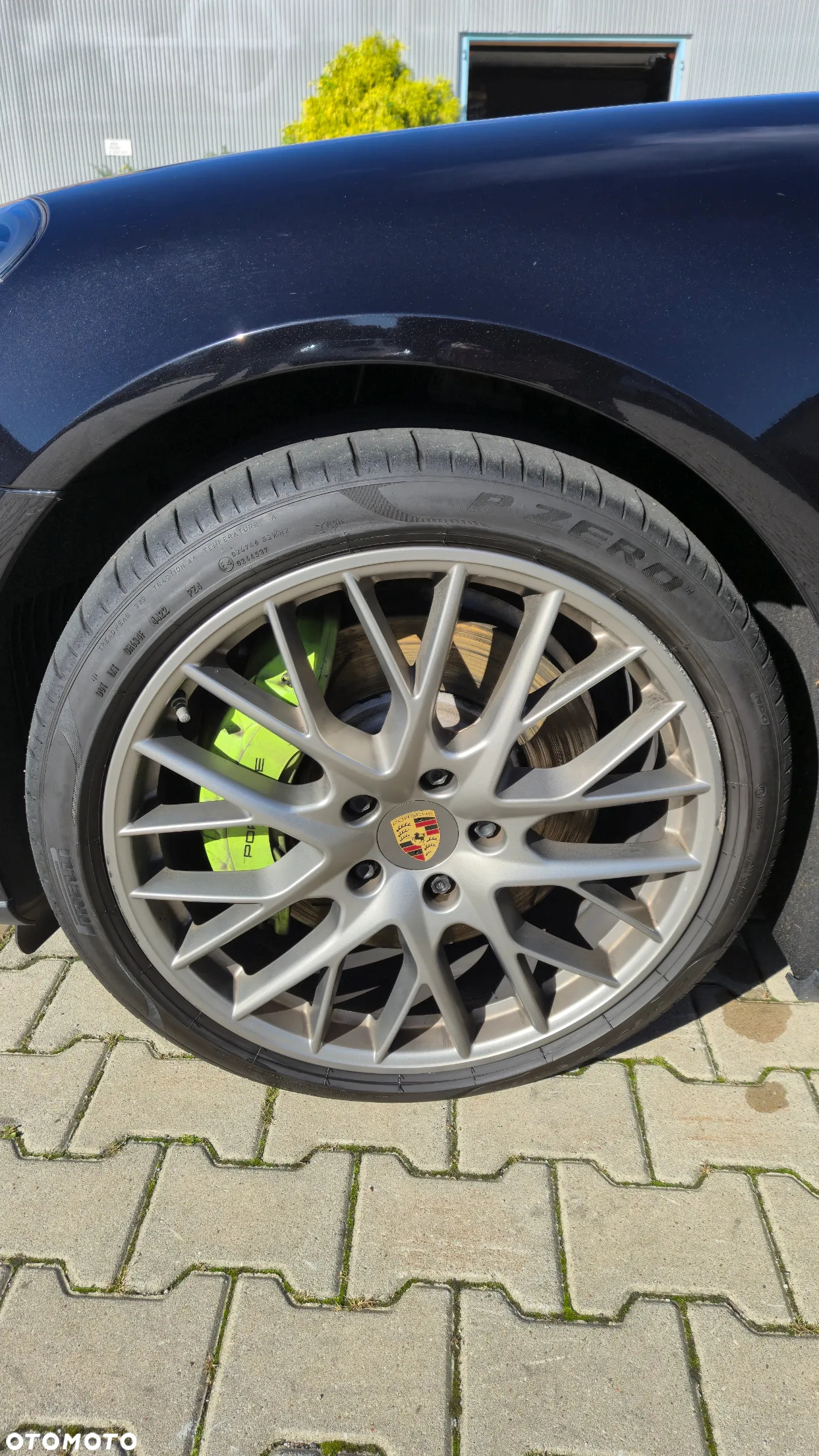 Porsche Panamera 4 E-Hybrid 10 Years Edition - 7