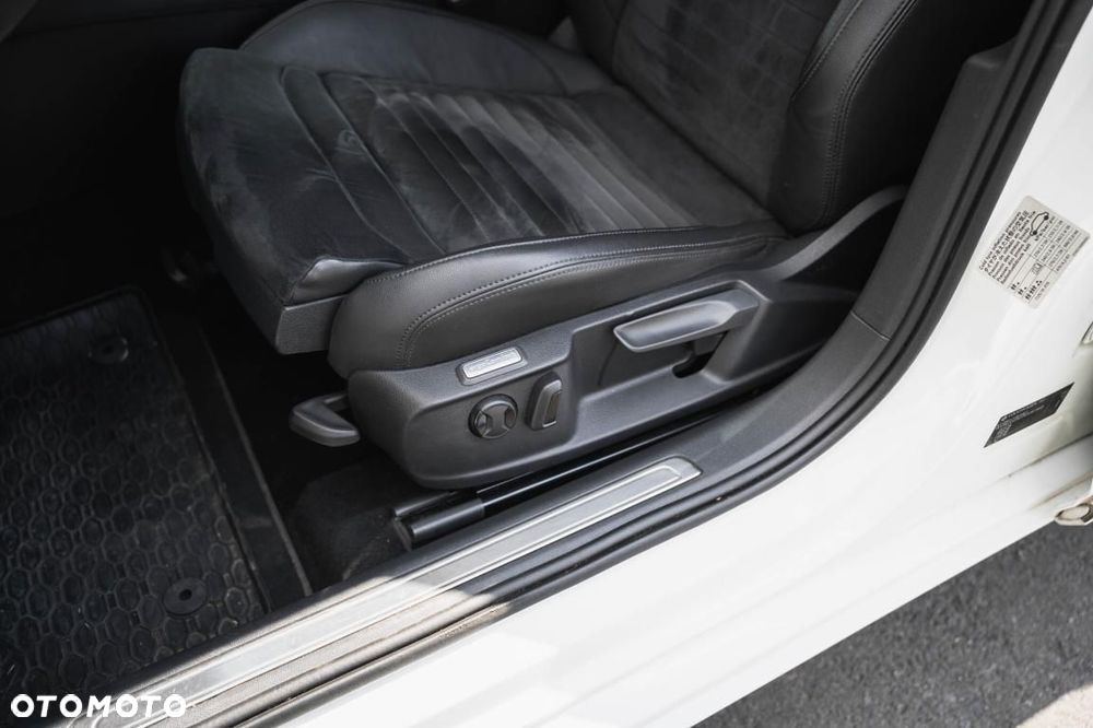 Volkswagen Passat - 26