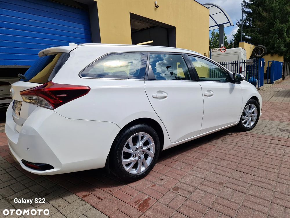 Toyota Auris 1.6 Premium Comfort - 12