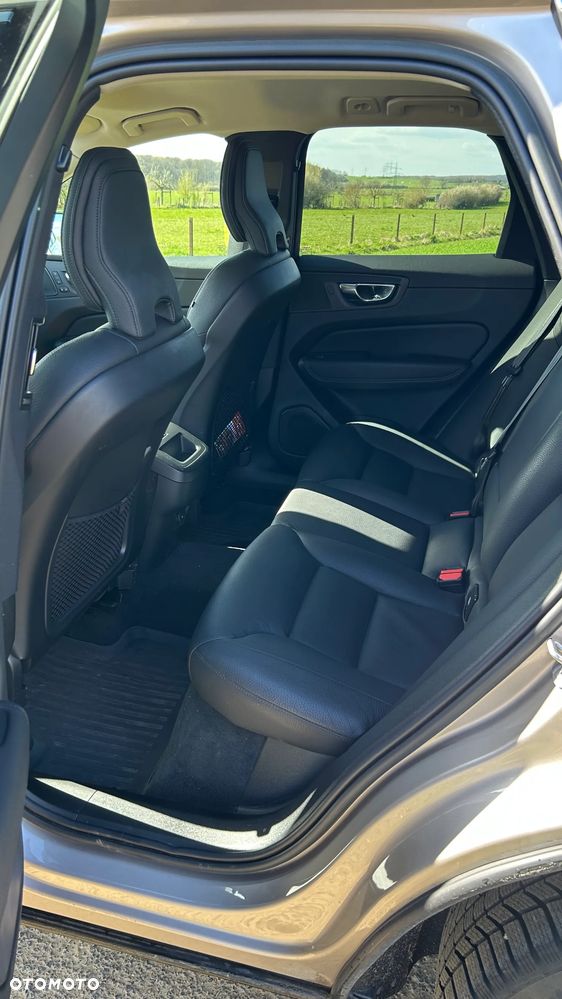 Volvo XC 60 B4 D Plus Bright - 12
