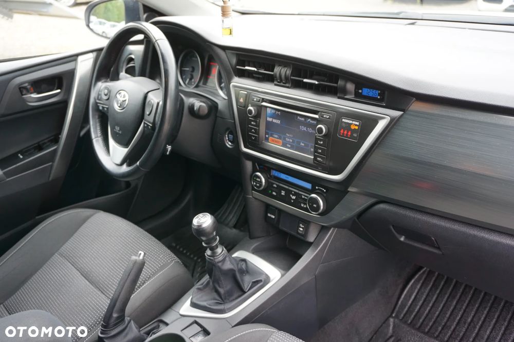 Toyota Auris 2.0 D-4D Comfort - 17