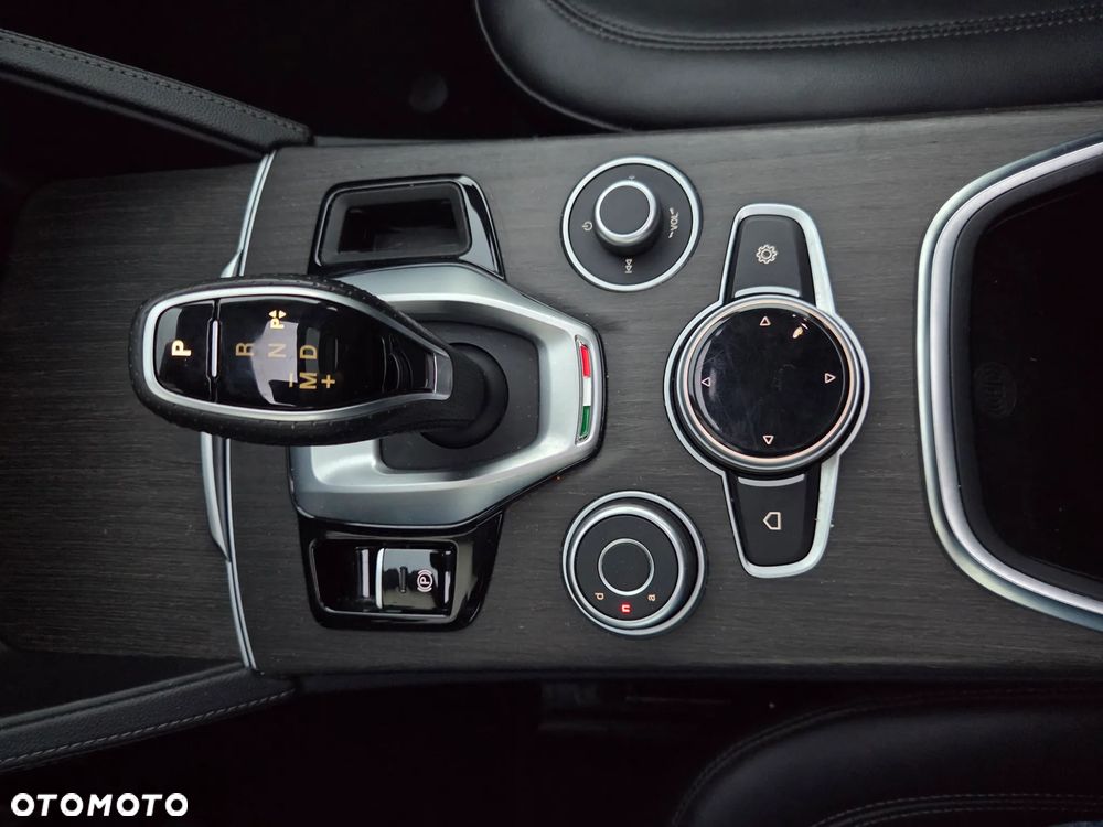 Alfa Romeo Stelvio 2.0 Turbo TI Q4 - 19