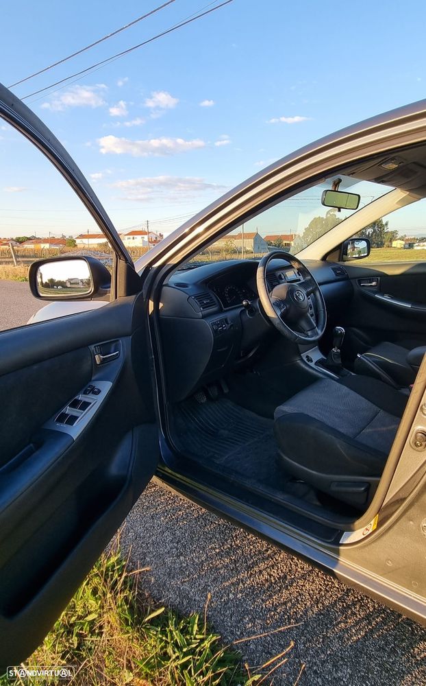 Toyota Corolla 1.4 D-4D - 5