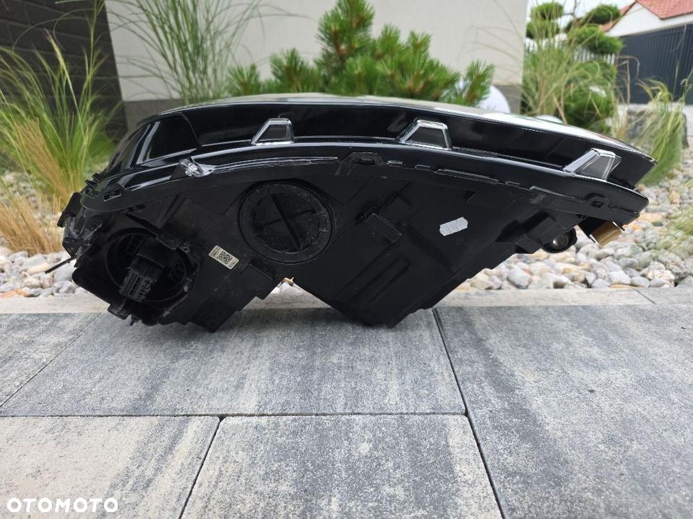 VW E-GOLF 8 R VIII 5H1 Lampa prawa przód Full Led Matrix IQ 5H1941114M - 8
