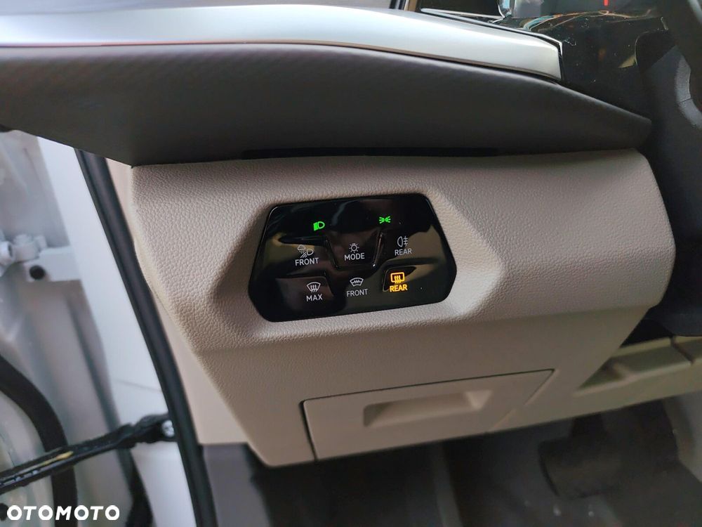 Volkswagen Multivan - 16