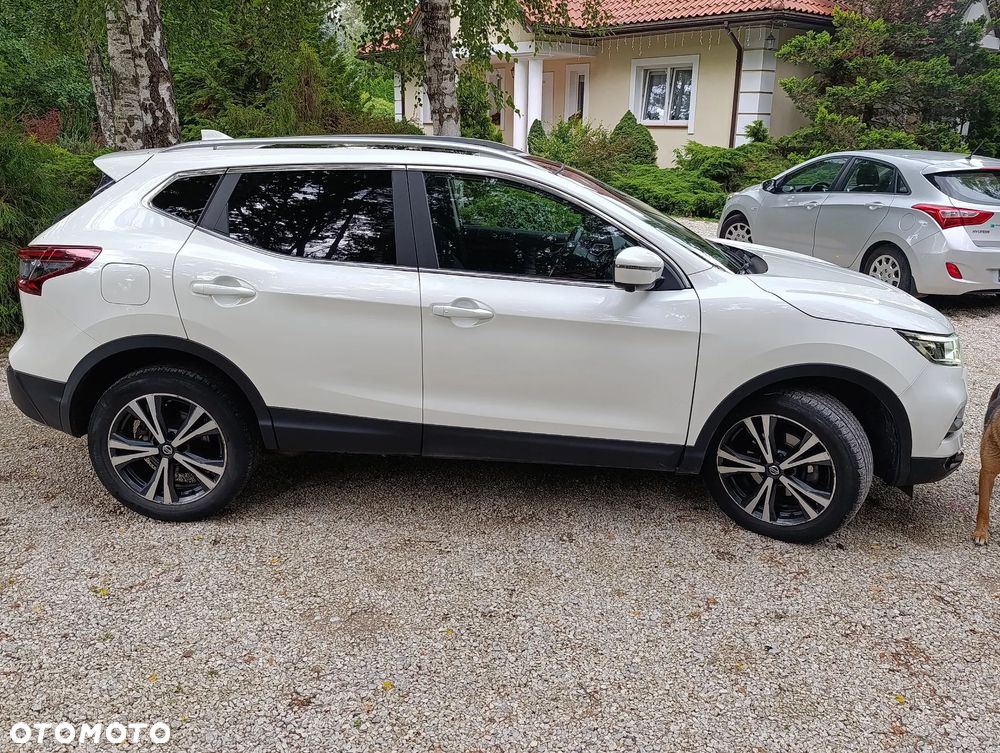 Nissan Qashqai 1.3 DIG-T N-Connecta DCT - 2