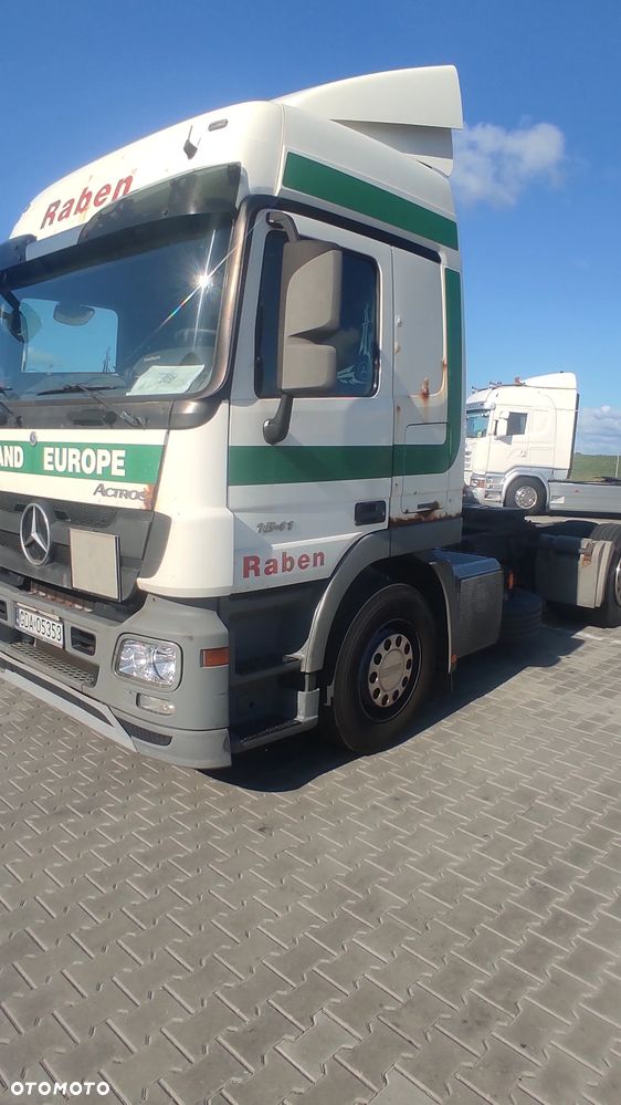 Mercedes-Benz Actros - 3