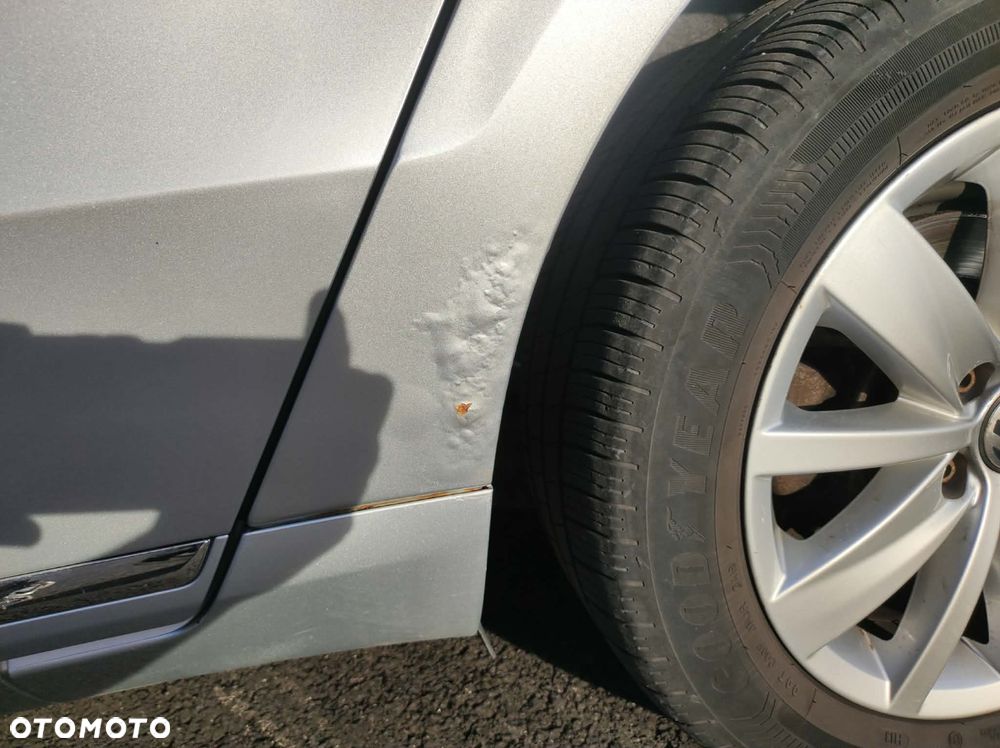 Volkswagen Passat 2.0 TDI Comfortline - 14
