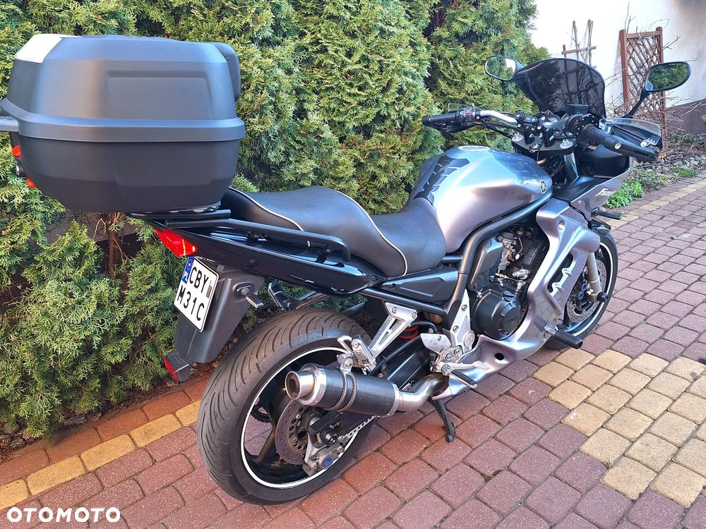 Yamaha FZS - 6