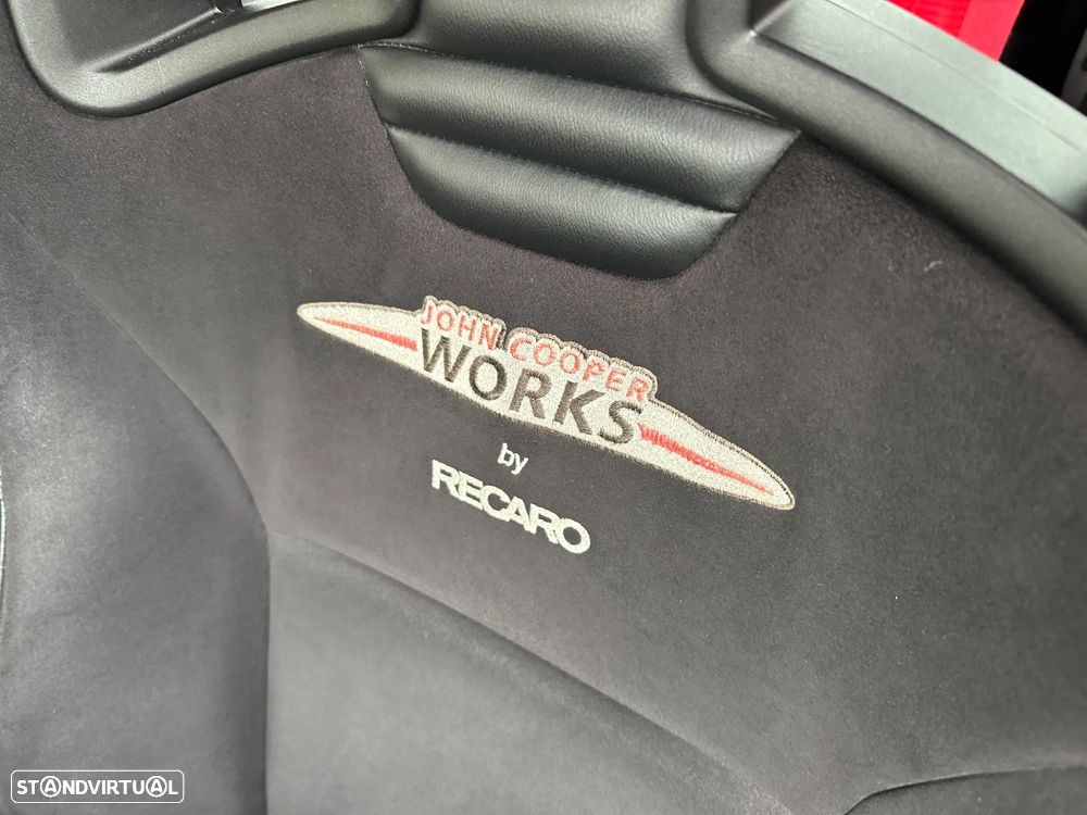 MINI 3 Portas John Cooper Works - 32