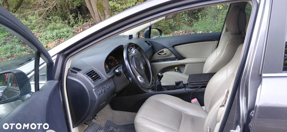 Toyota Avensis 2011 photo 5