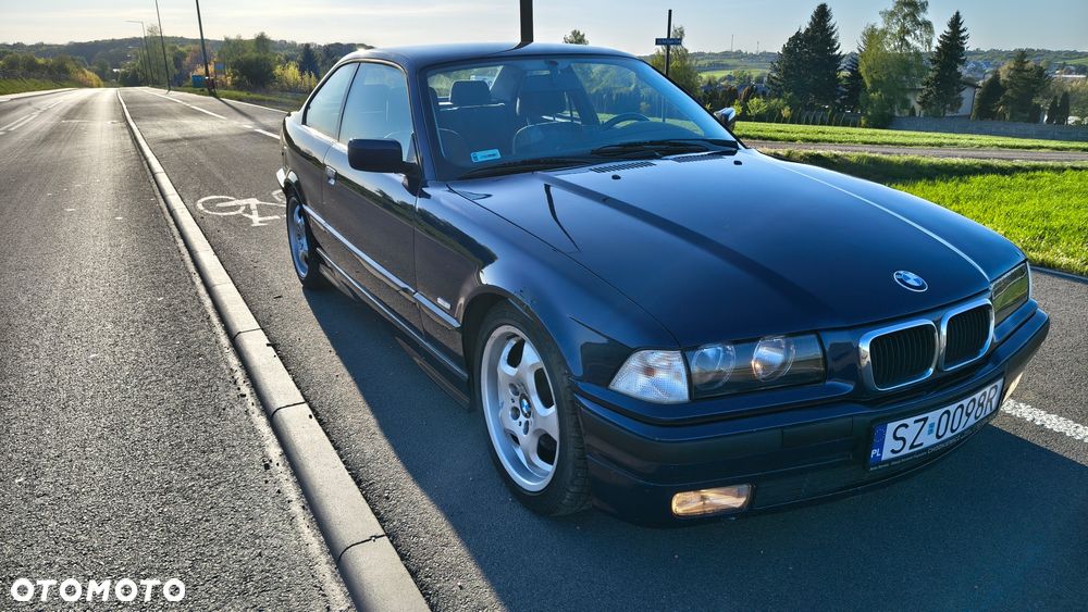 BMW Seria 3 323i - 18
