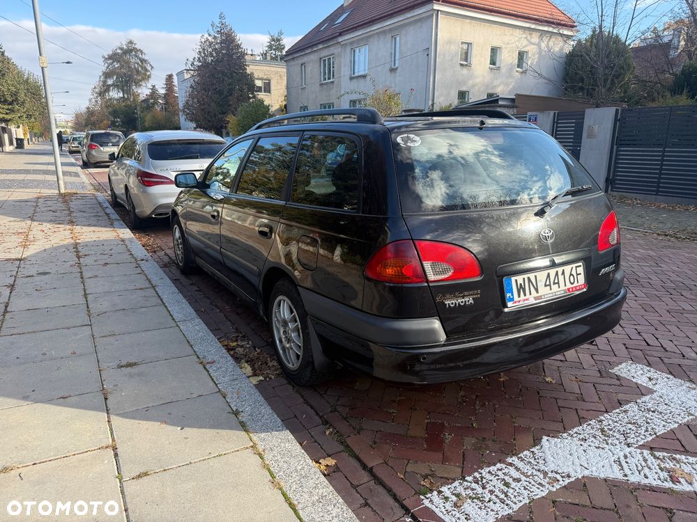 Toyota Avensis 2.0 Sol - 21