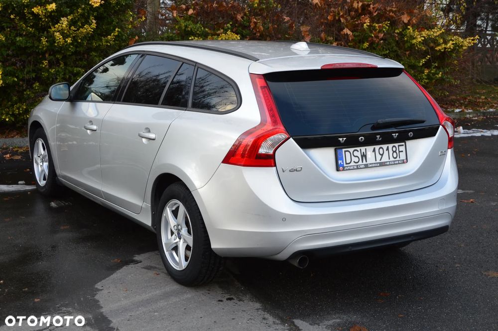 Volvo V60 D4 Geartronic Momentum - 12