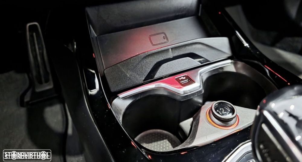 BMW 116 d Pack Desportivo M Auto - 27