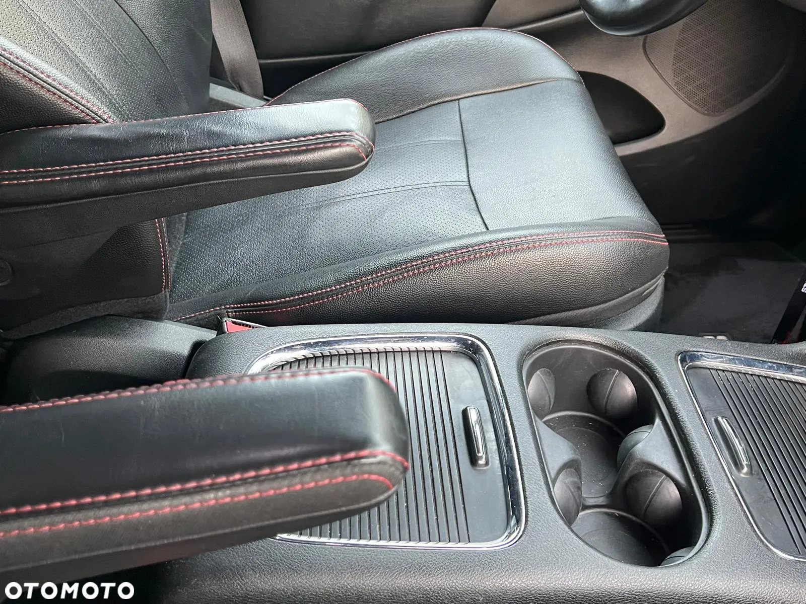Dodge Grand Caravan - 23