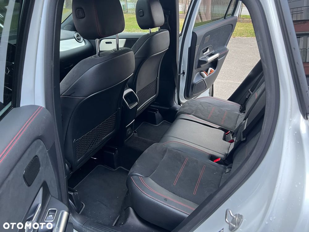 Mercedes-Benz GLA 250 4-Matic AMG Line - 10
