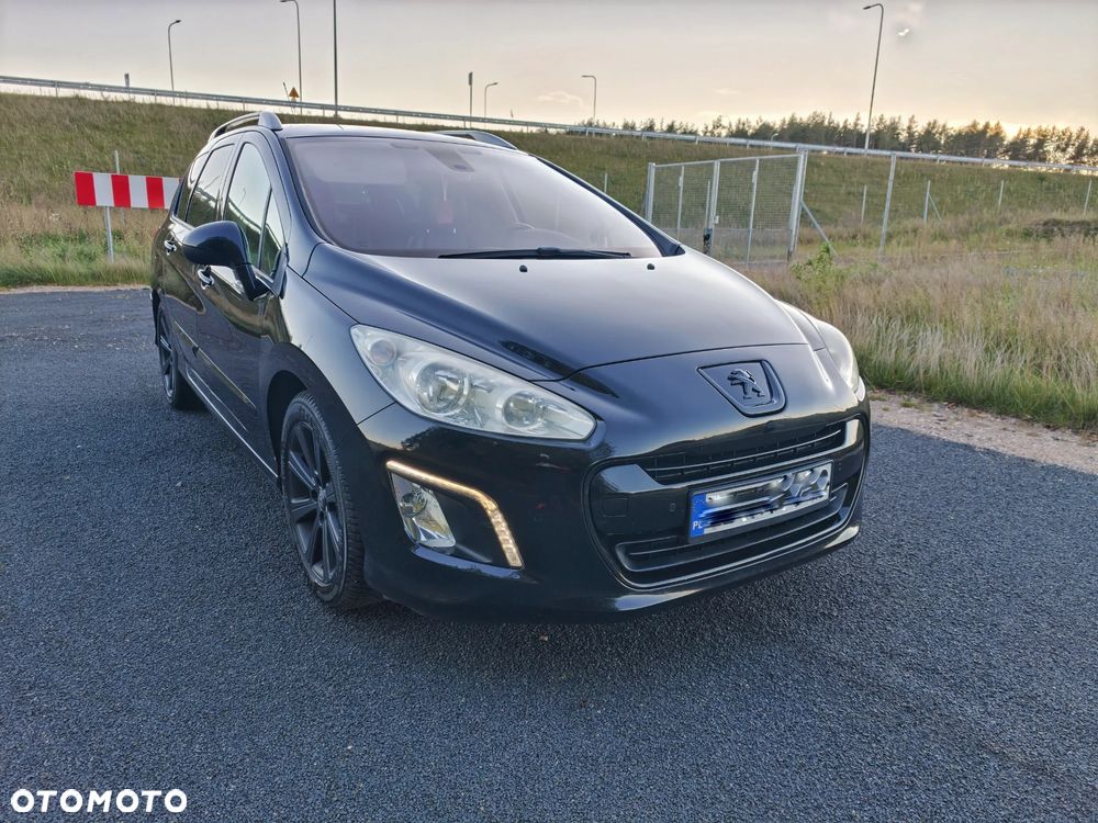 Peugeot 308 2012 photo 2