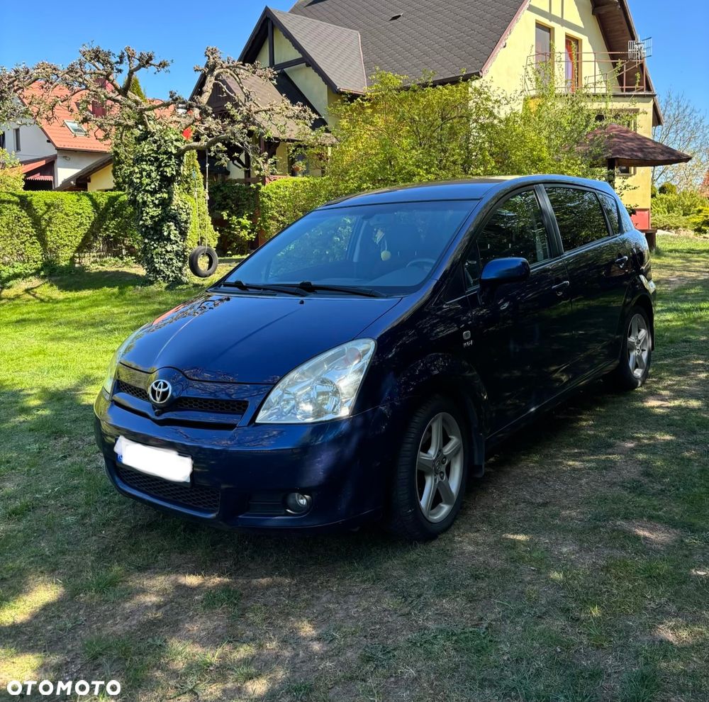 Toyota Corolla Verso 1.8 Sportschau Edition - 1