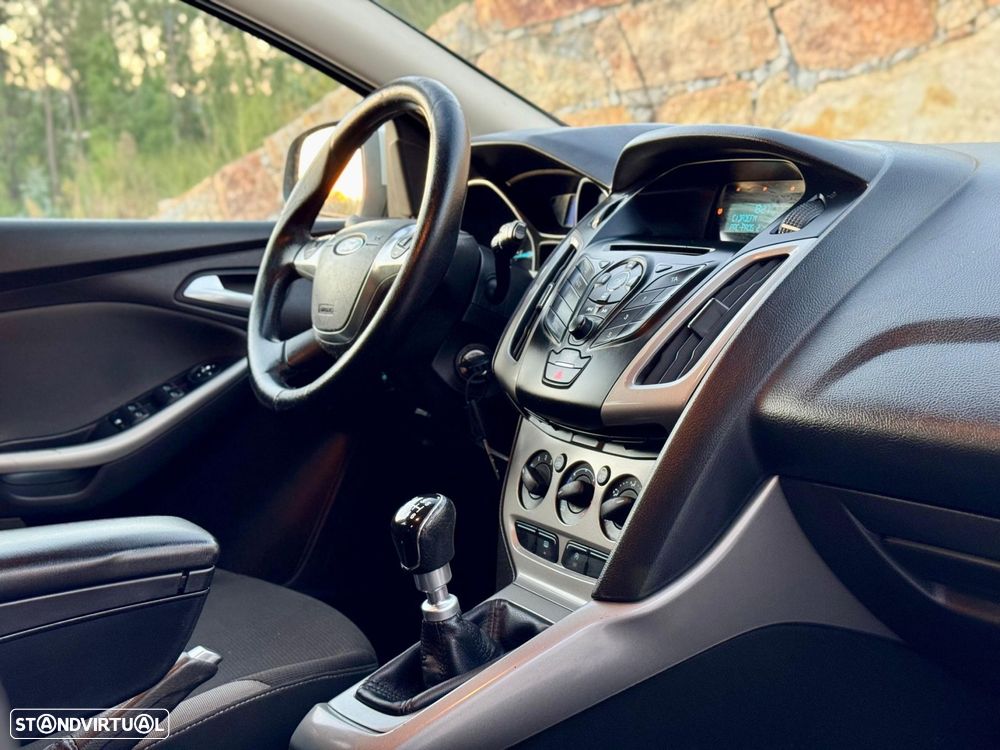 Ford Focus SW 1.6 TDCi Titanium - 11