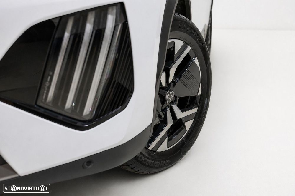 Peugeot 2008 1.2 PureTech Allure EAT8 - 4