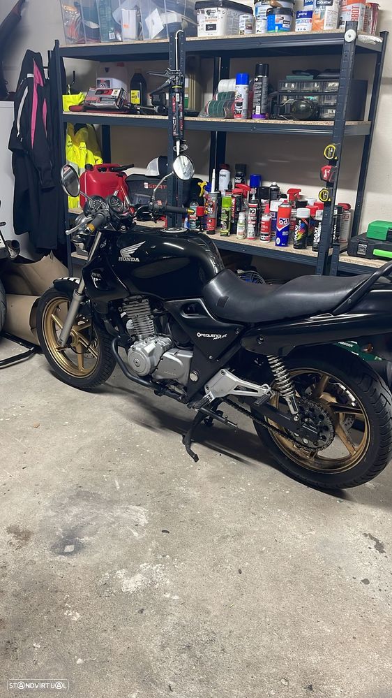 Honda CB - 1