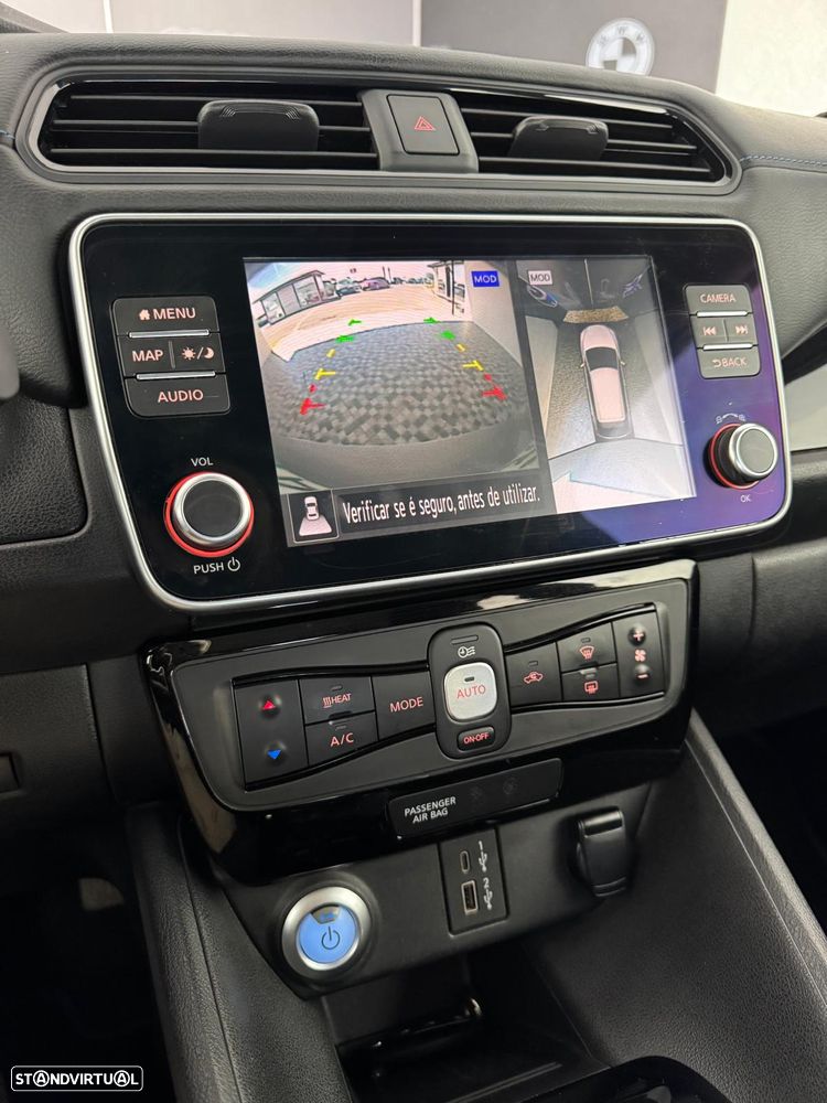 Nissan Leaf N-Connecta - 10