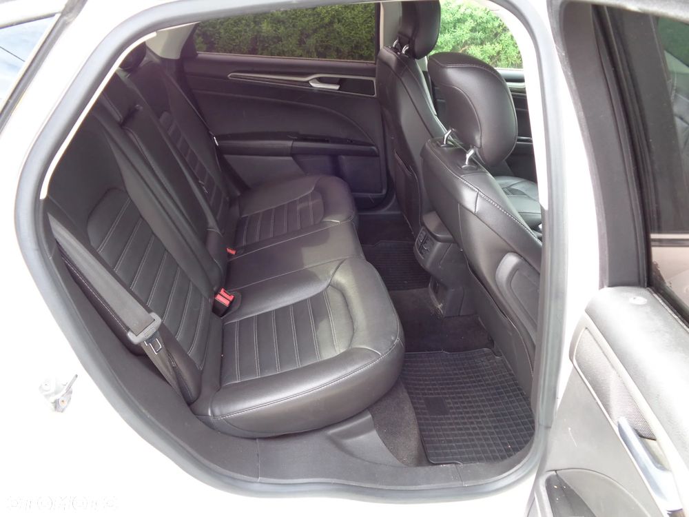 Ford Fusion 2.0 EcoBoost Titanium - 12
