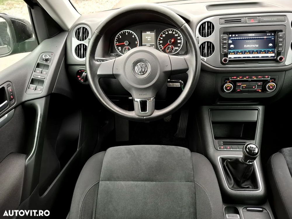 Volkswagen Tiguan 2.0 TDI DPF BlueMotion Technology Sport & Style - 16